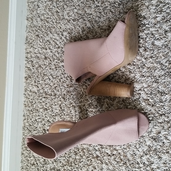 Pale Pink Steve Madden Cloth Heel Out Opened Toe Ankle Shoes - Picture 2 of 7